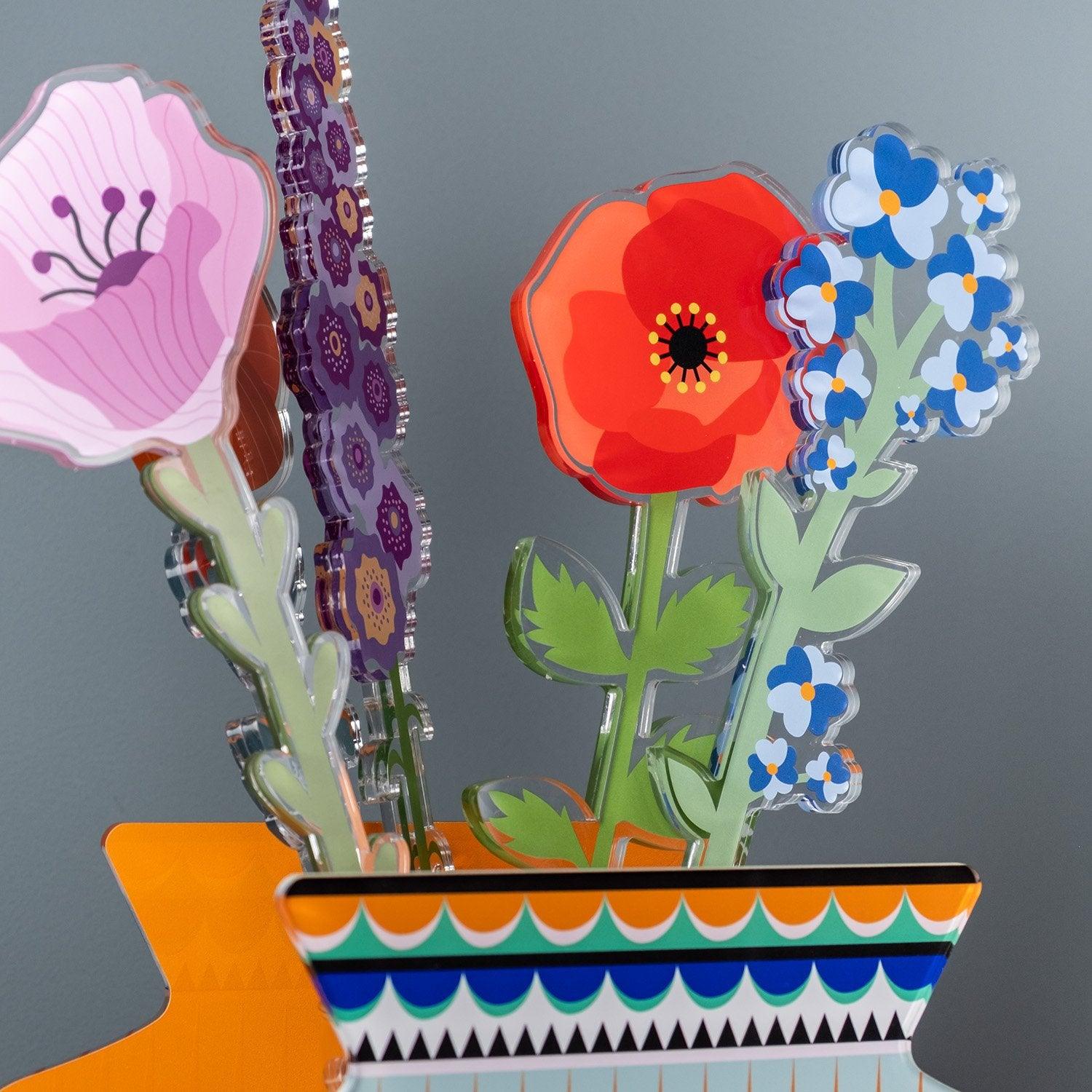 Funny Flowers di Vesta in vaso, esplosione di colore e design
