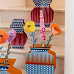 Funny Flowers di Vesta in vaso, esplosione di colore e design